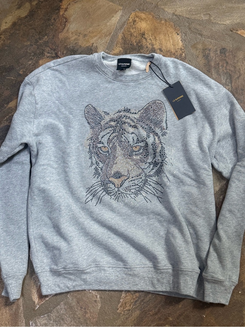 Le Superbe NWT Women's Gray Crystal Tiger shirt